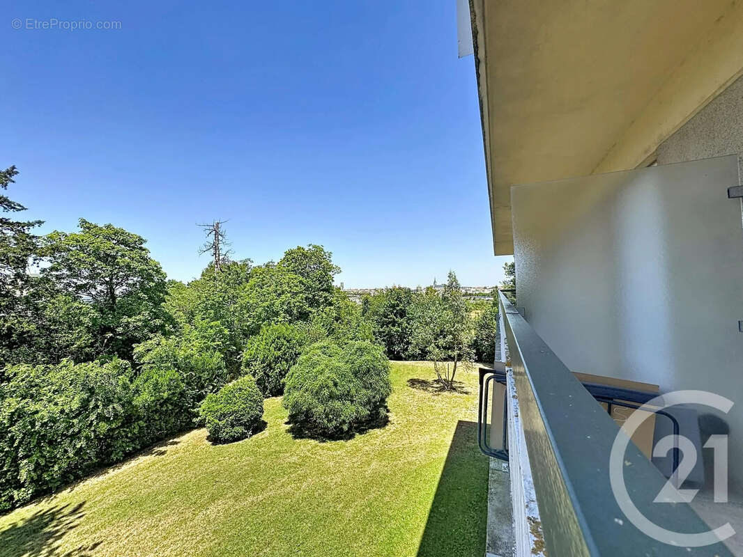 Appartement 67 m² à Angouleme  - photo 7