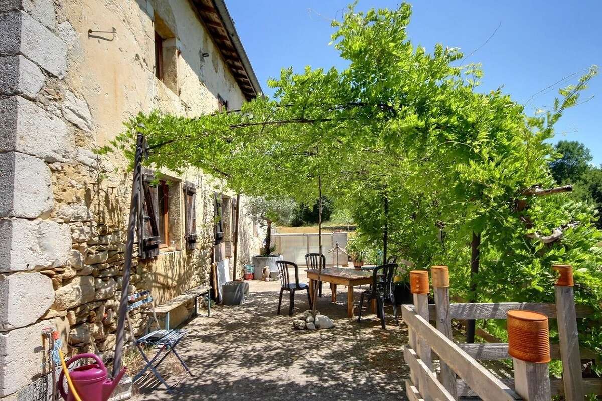Maison à PRESLES
