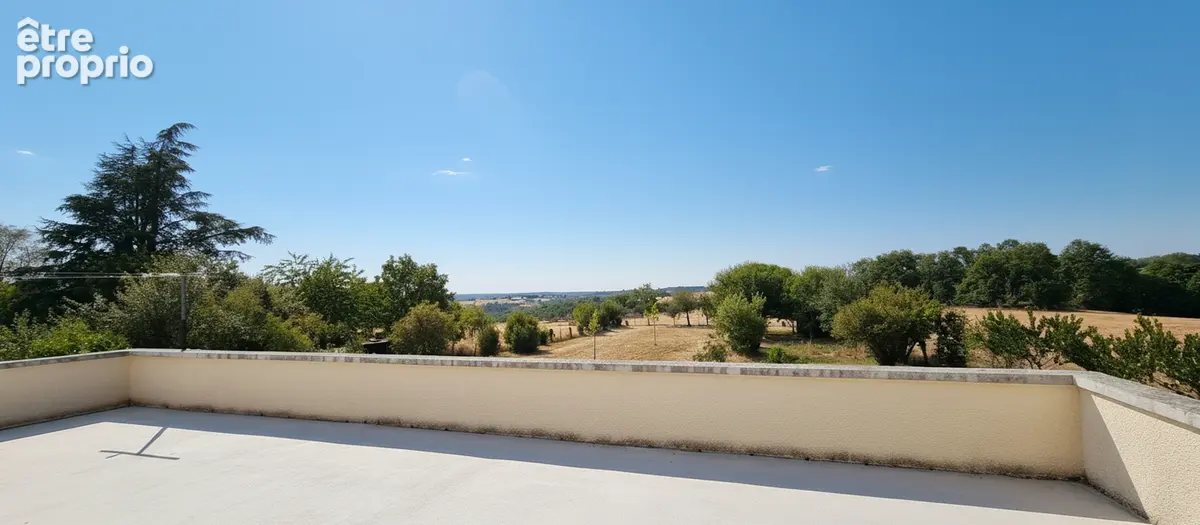 Maison de plain-pied sur terrasse & véranda de 45 m² - Vue dégagée sur terrain clos de 3 800 m² - photo 13