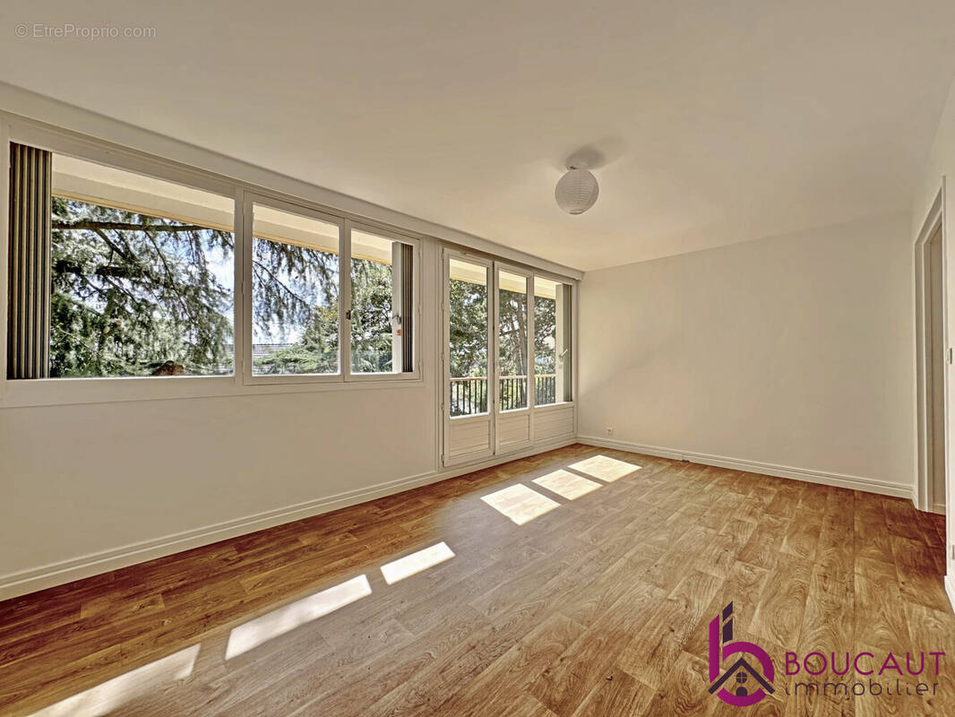 Appartement à LE PLESSIS-ROBINSON
