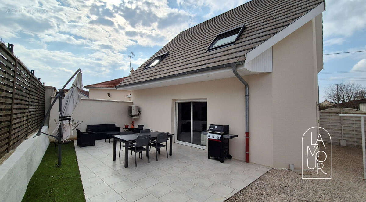 Maison à ARC-SUR-TILLE