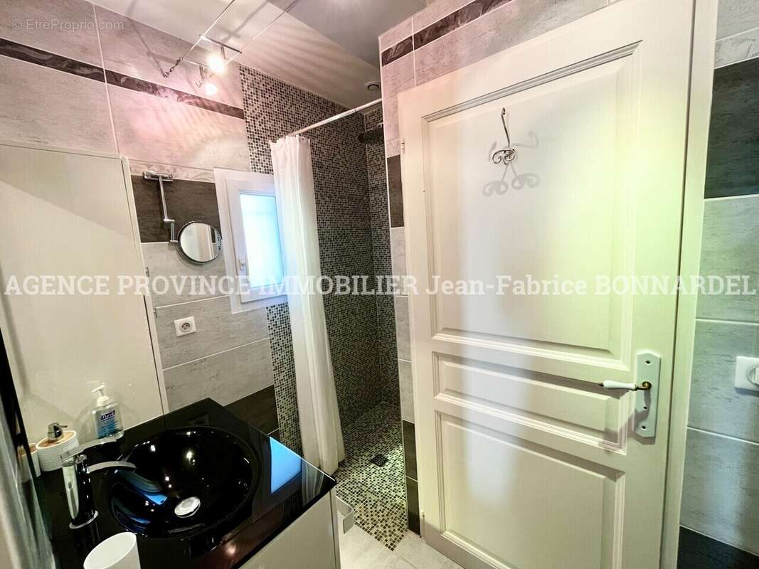 Maison à SUZE-LA-ROUSSE