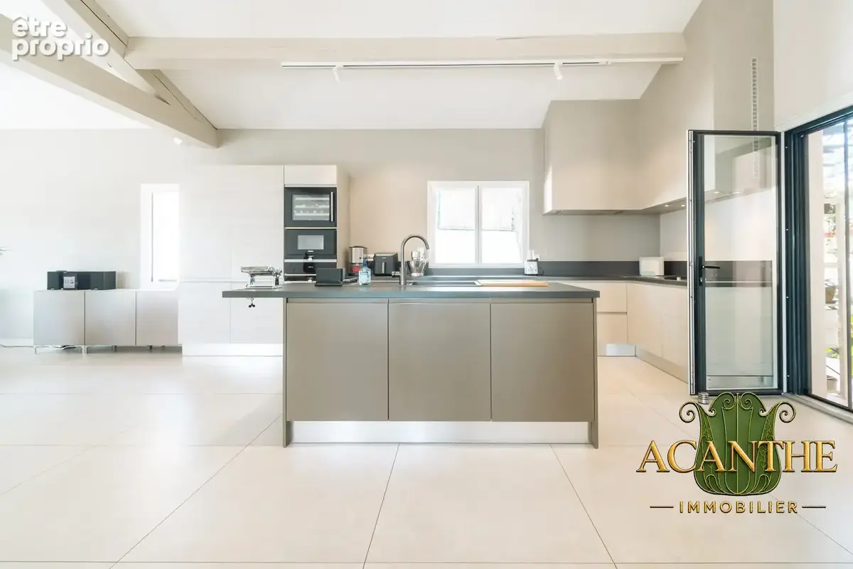 Maison 7 pièces 218 m² à vendre à Saint-Clement-De-Riviere (34980) - photo 3