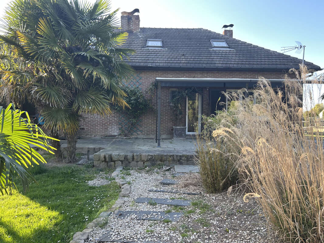 MAISON D'ARCHITECTE BÂTIE 3914 M2 à acheter 229500 € Semi-plain individuel 5 chambres- ssol com - photo 12