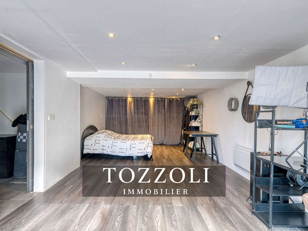 Maison à SAINT-LAURENT-DE-MURE