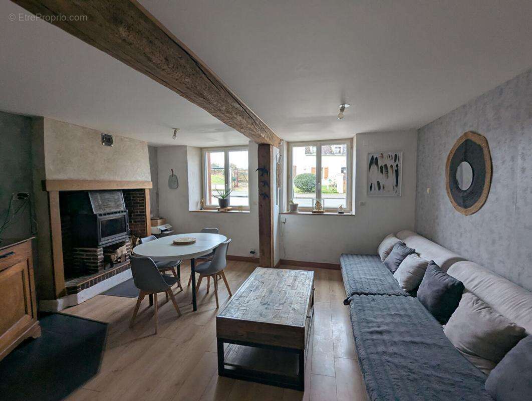 Maison à CHAMPROND-EN-GATINE