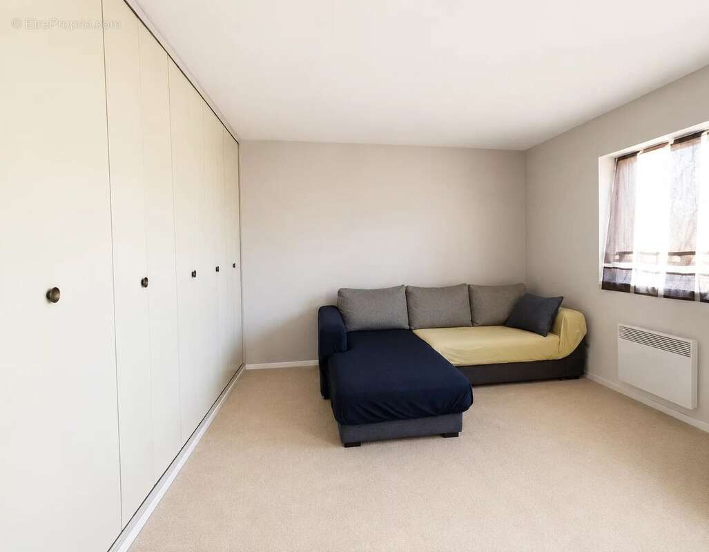 T4 de 73 m² à Tourcoing – Balcon, parking sécurisé - photo 3