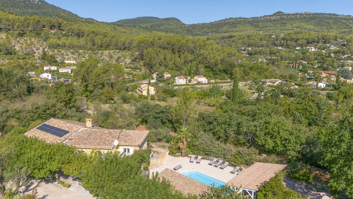 Maison à SOLLIES-TOUCAS