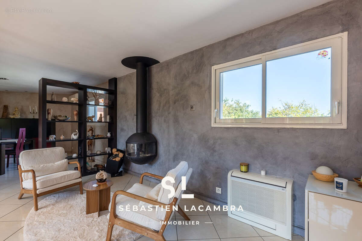 Maison de plain-pied avec piscine, 4 chambres et 3 008 m2 de terrain - photo 12