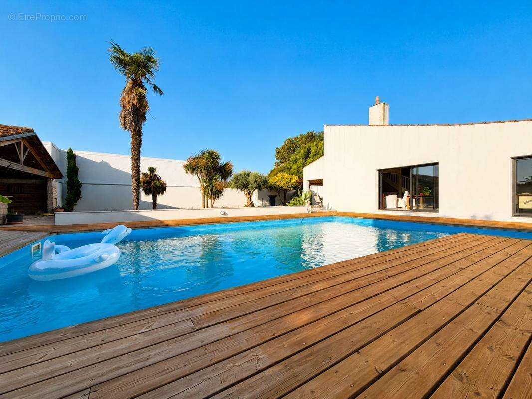 Aytré – ensemble immobilier à vocation professionnelle avec maison d’habitation - photo 3