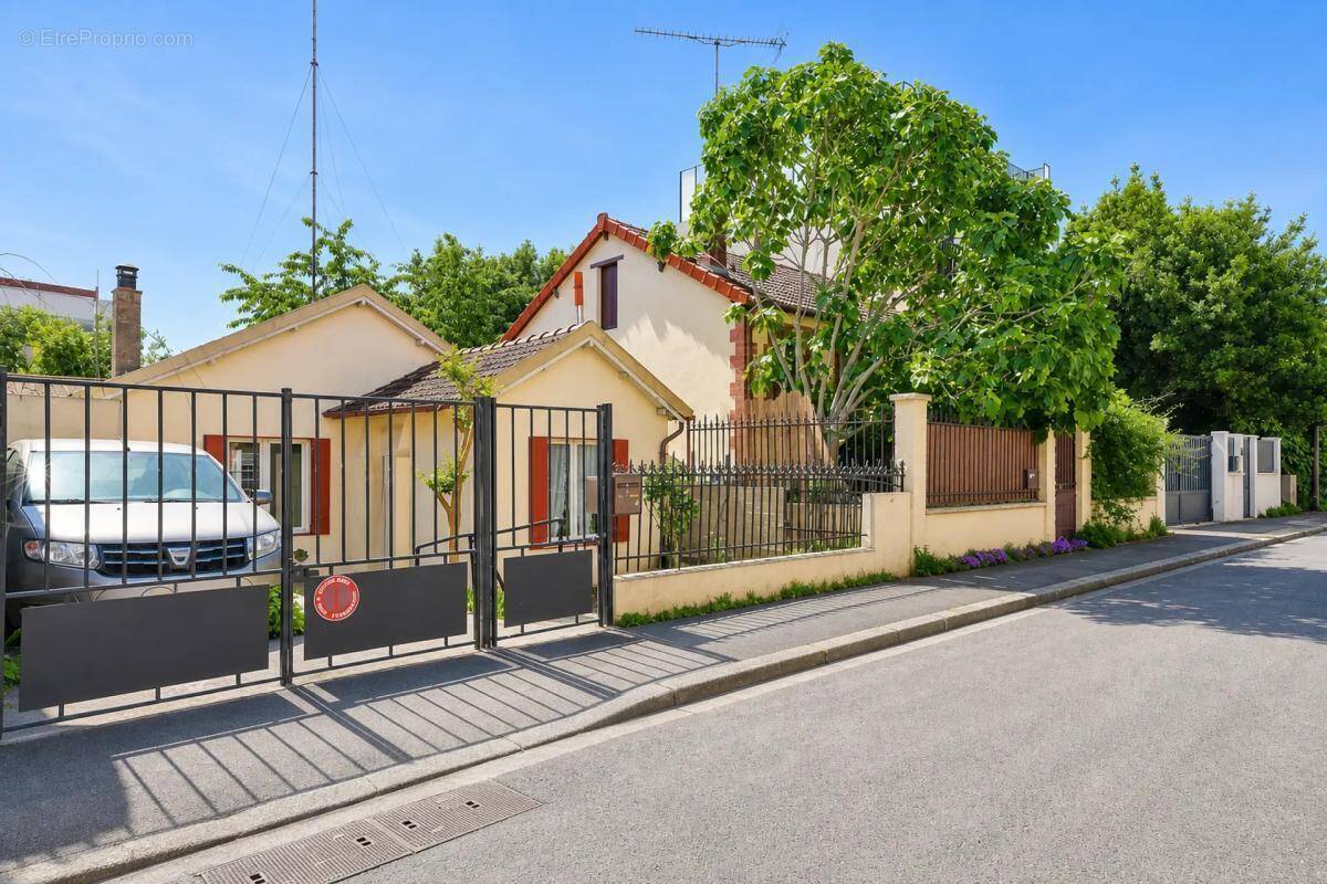 Maison à IVRY-SUR-SEINE