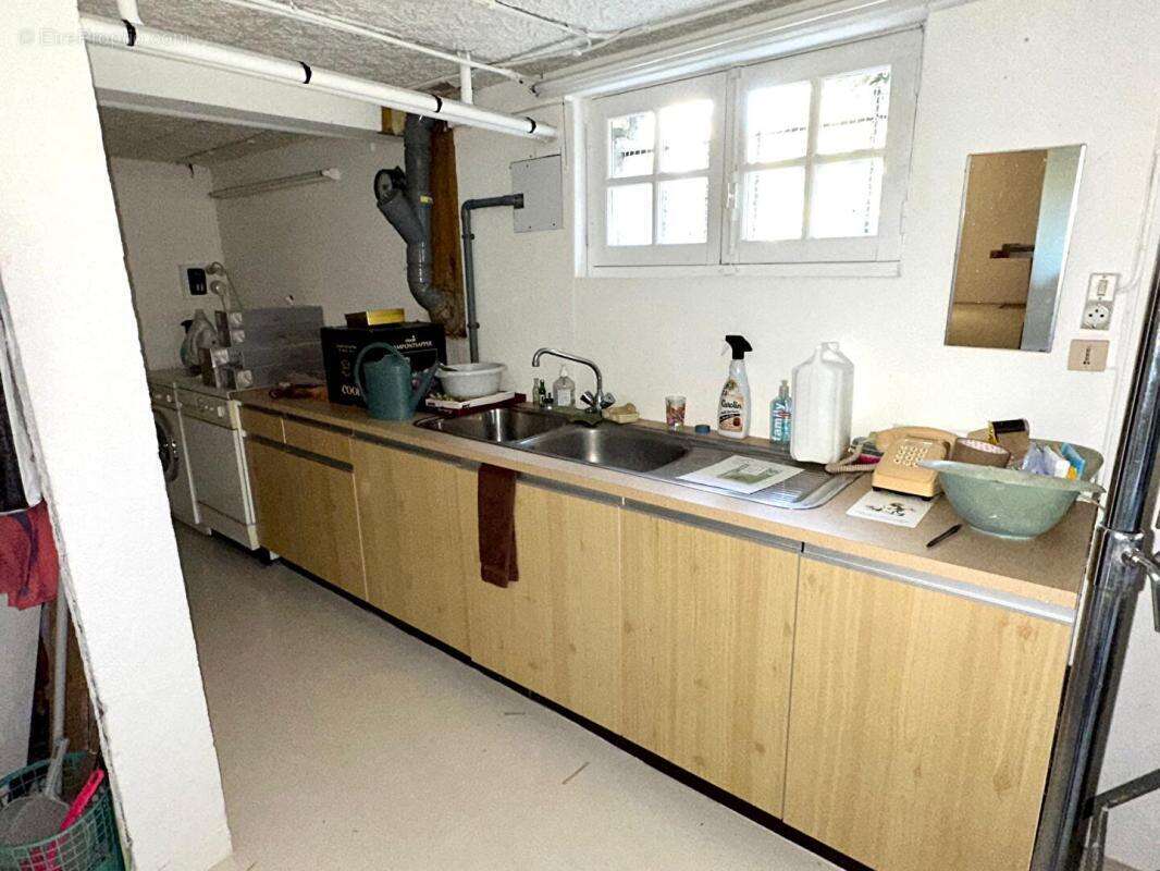 1h Gare de PARIS/BERCY - VILLEMANDEUR - Proche écoles & commerces, SPACIEUX PAVILLON de 140 m2 environ, TERRAIN 1820 m2 - photo 12