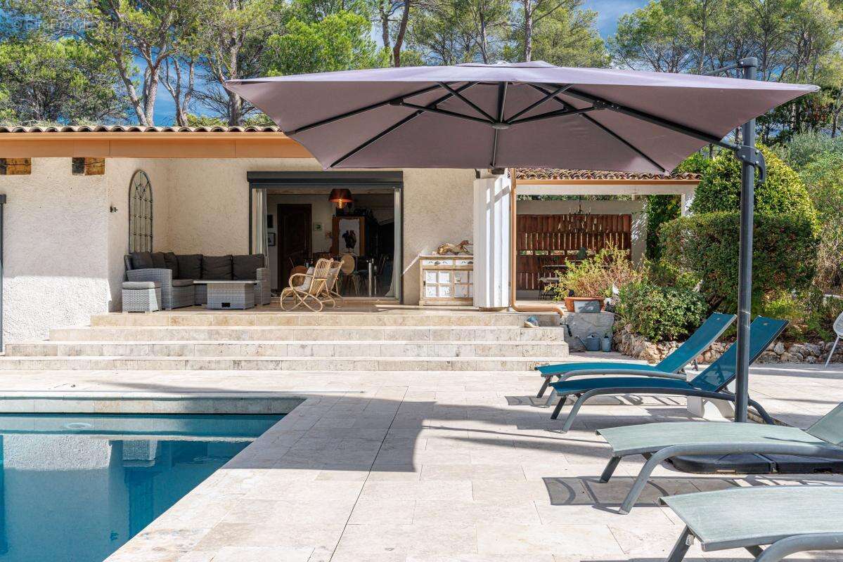 Maison à PUGET-SUR-ARGENS