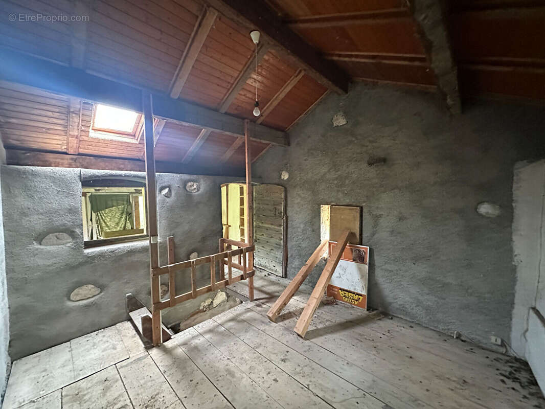 Maison à SURJOUX