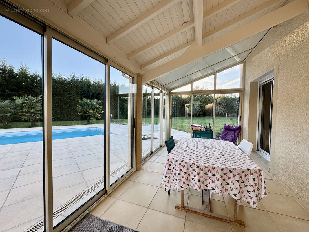 Maison à SAINT-ETIENNE-DE-FOUGERES