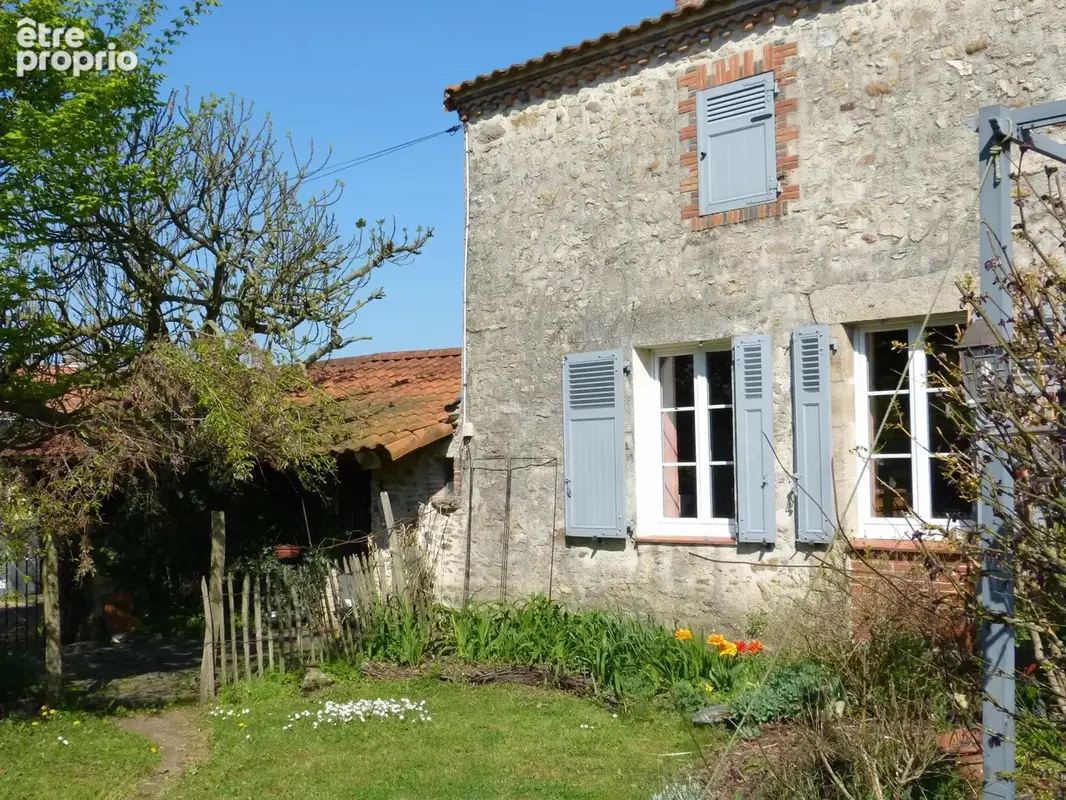 MONTBERT Maison pleine de charme sur très joli jardin - photo 4
