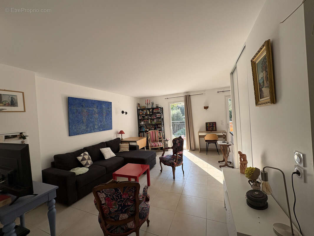 Appartement à SAINT-CYR-SUR-MER