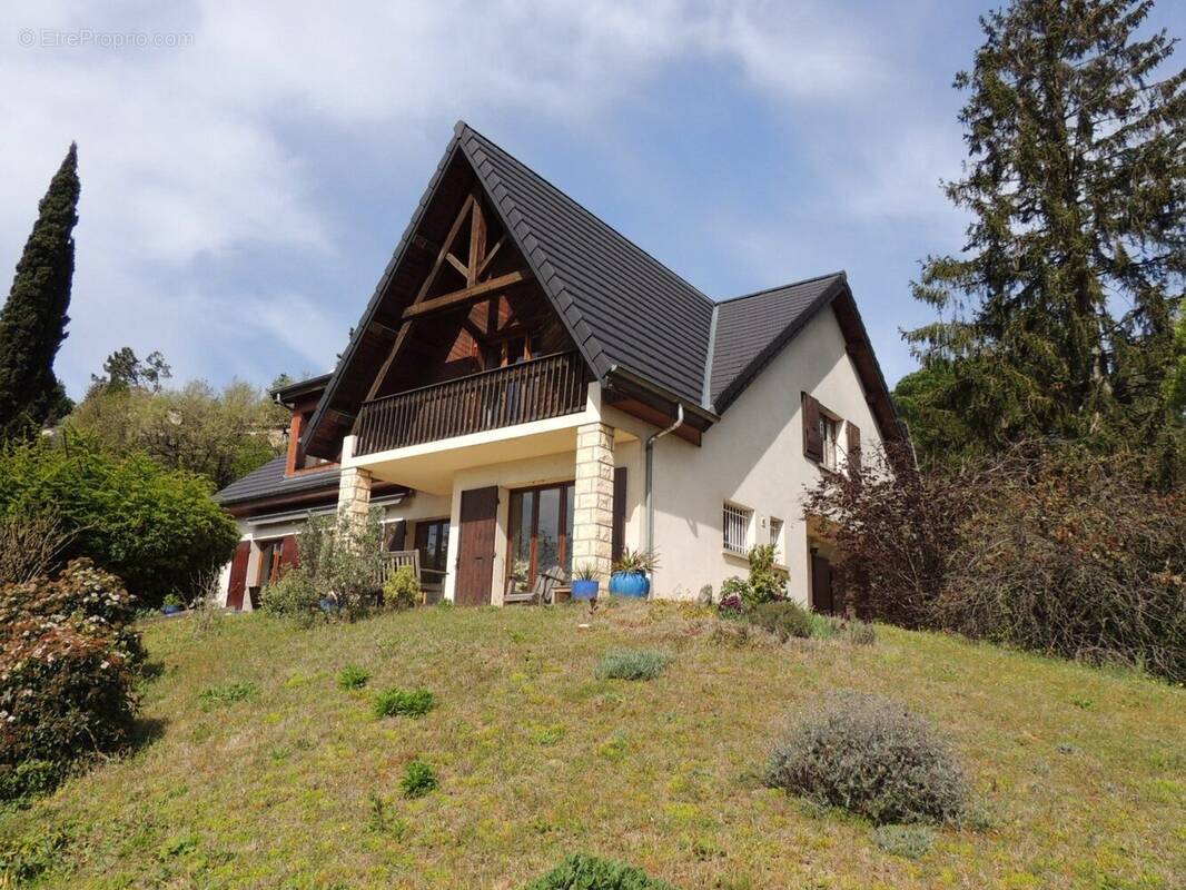 FACADE - Maison à MOURS-SAINT-EUSEBE