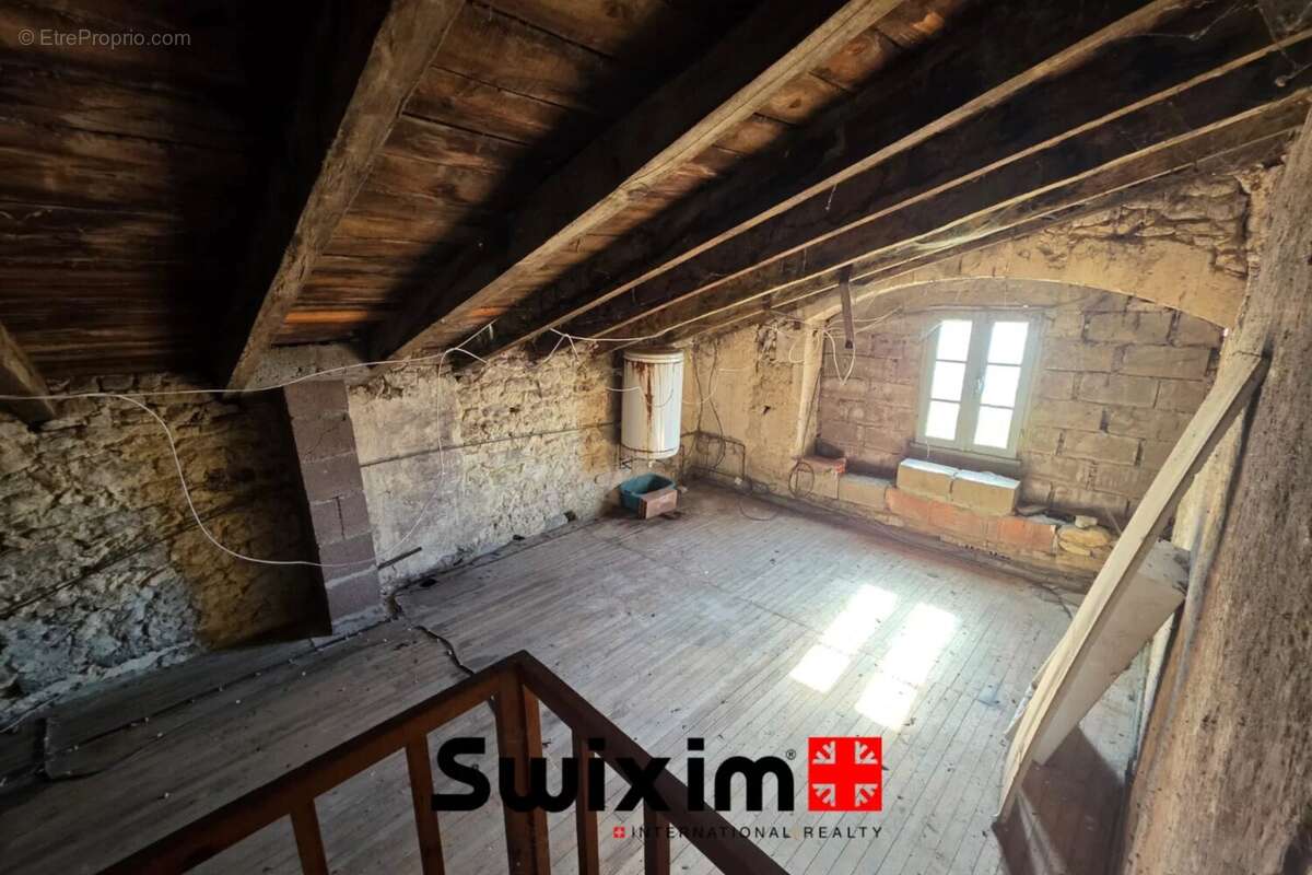 Maison 270m² à rénover - fort potentiel sur Ordonnac - photo 10