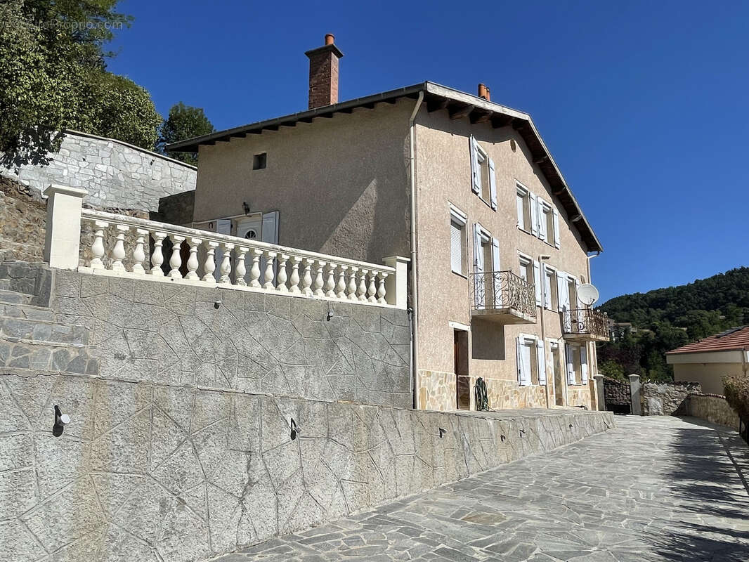 Grande maison avec beaucoup de cachet - photo 2