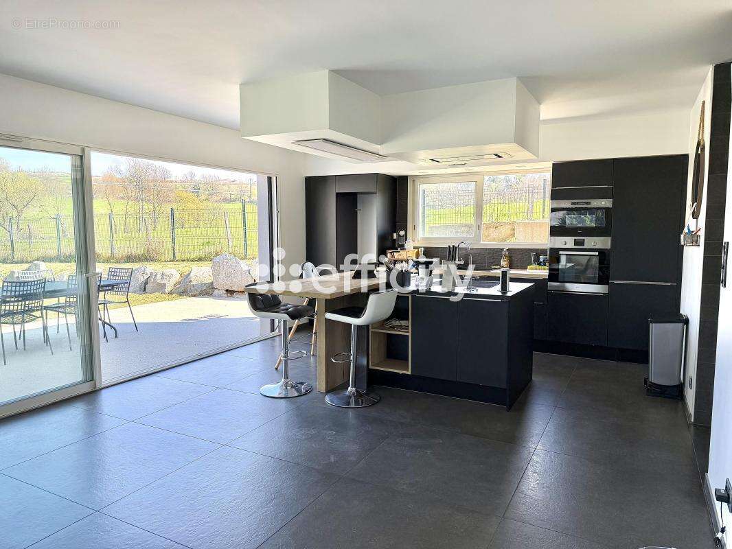 Maison à LA FOUILLOUSE