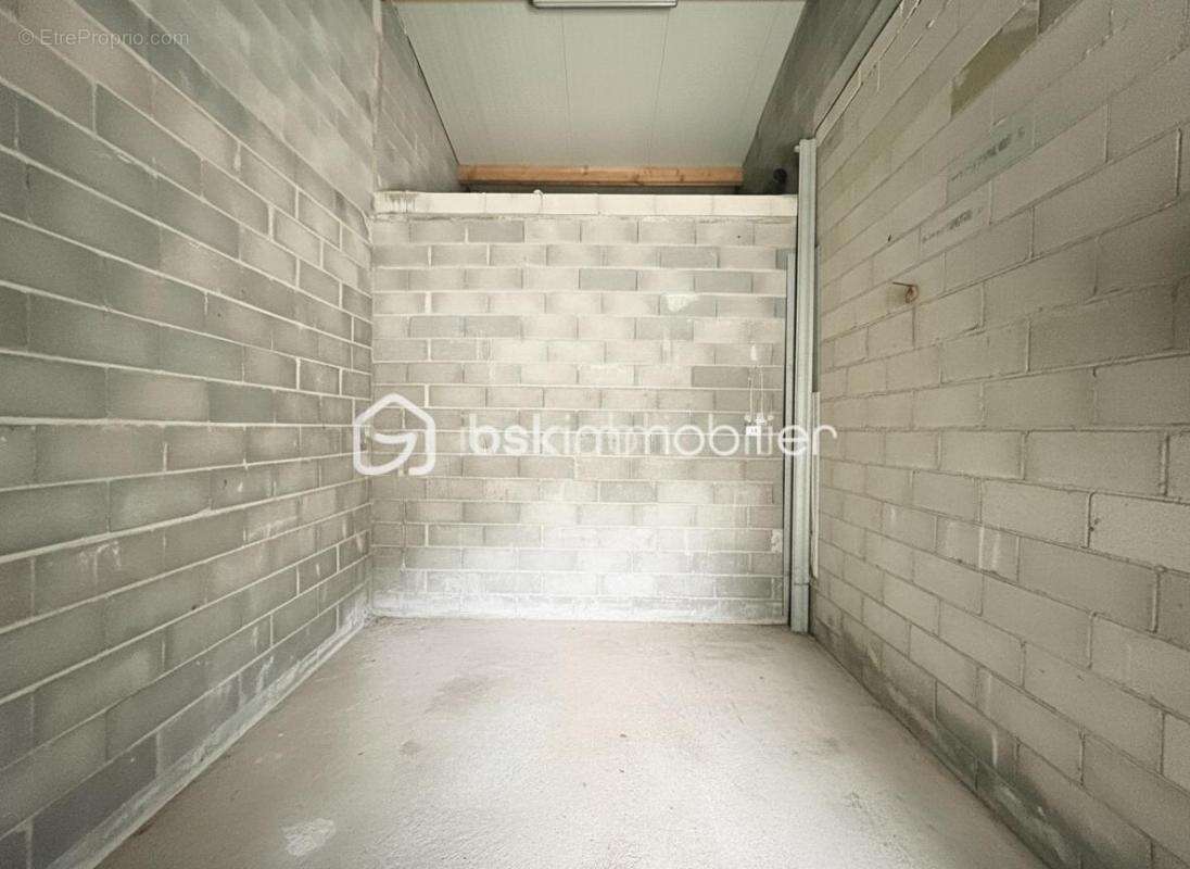 Commerce à COLOMBIERS