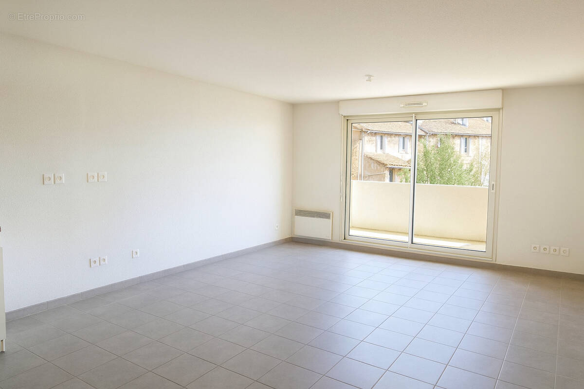 Appartement à MARSEILLE-3E