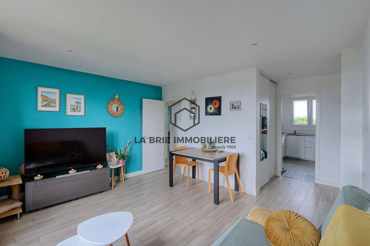 Appartement à BRIE-COMTE-ROBERT