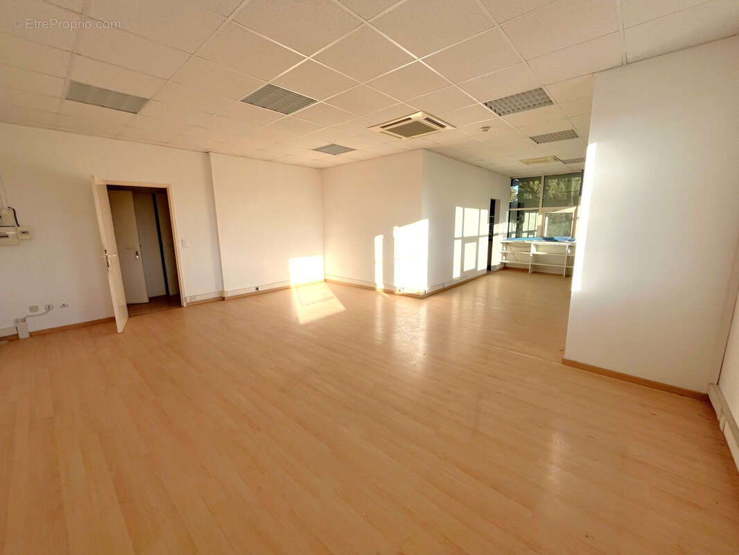 Commerce à TOULOUGES