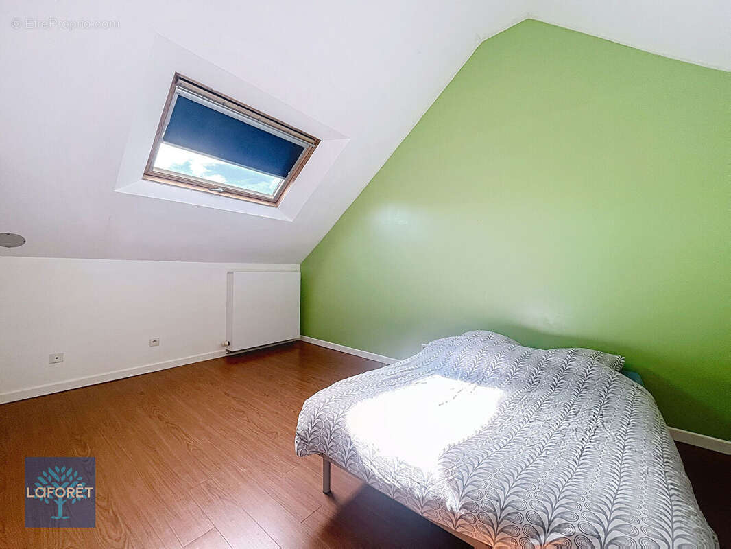 Maison à LIVRE-SUR-CHANGEON