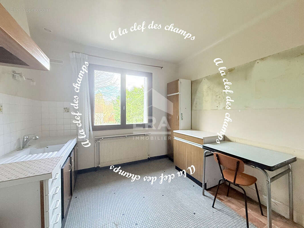 Maison à BURES-SUR-YVETTE