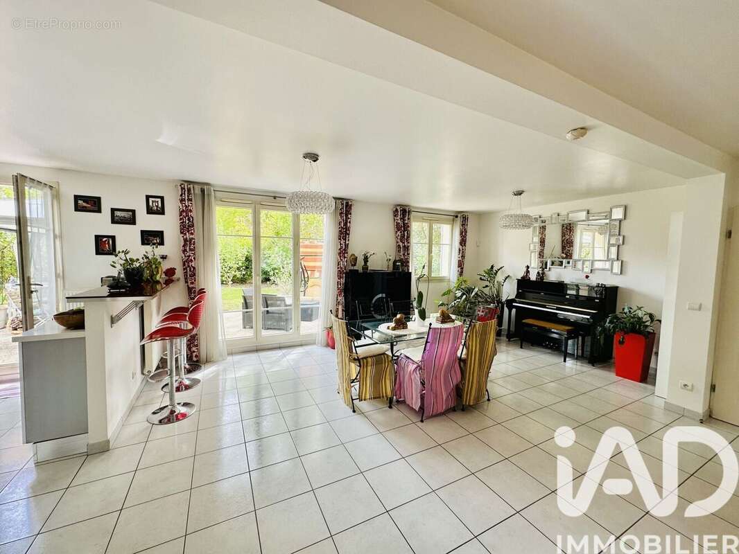Photo 3 - Maison à SAINT-ARNOULT-EN-YVELINES