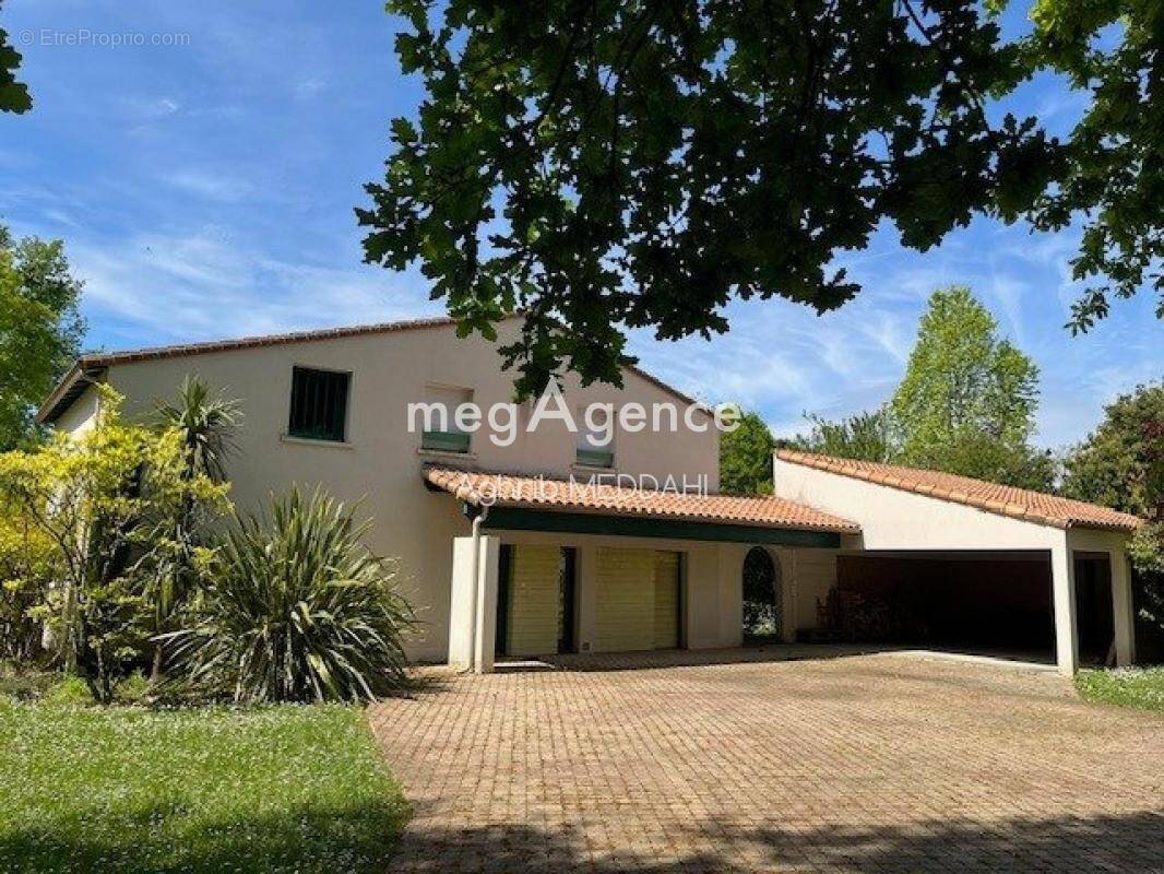 Maison à SAINT-SULPICE-DE-ROYAN