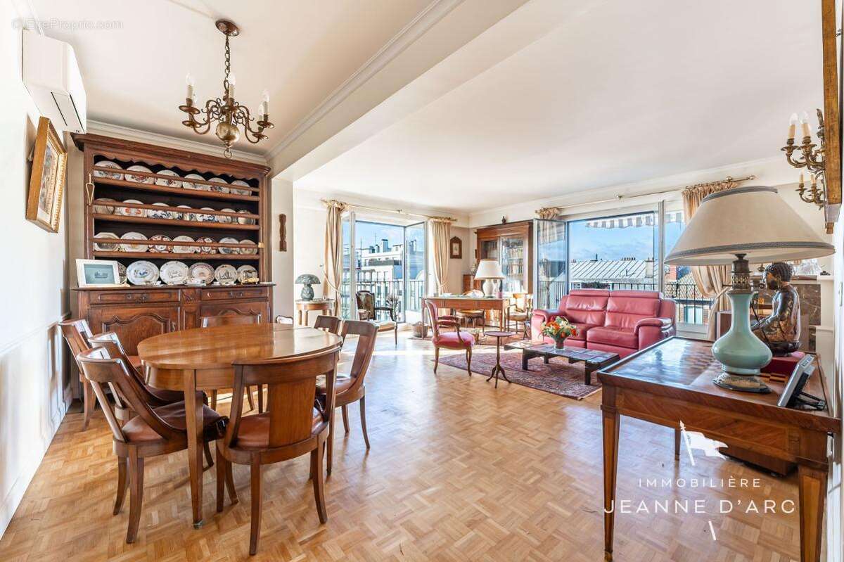 Appartement à VERSAILLES