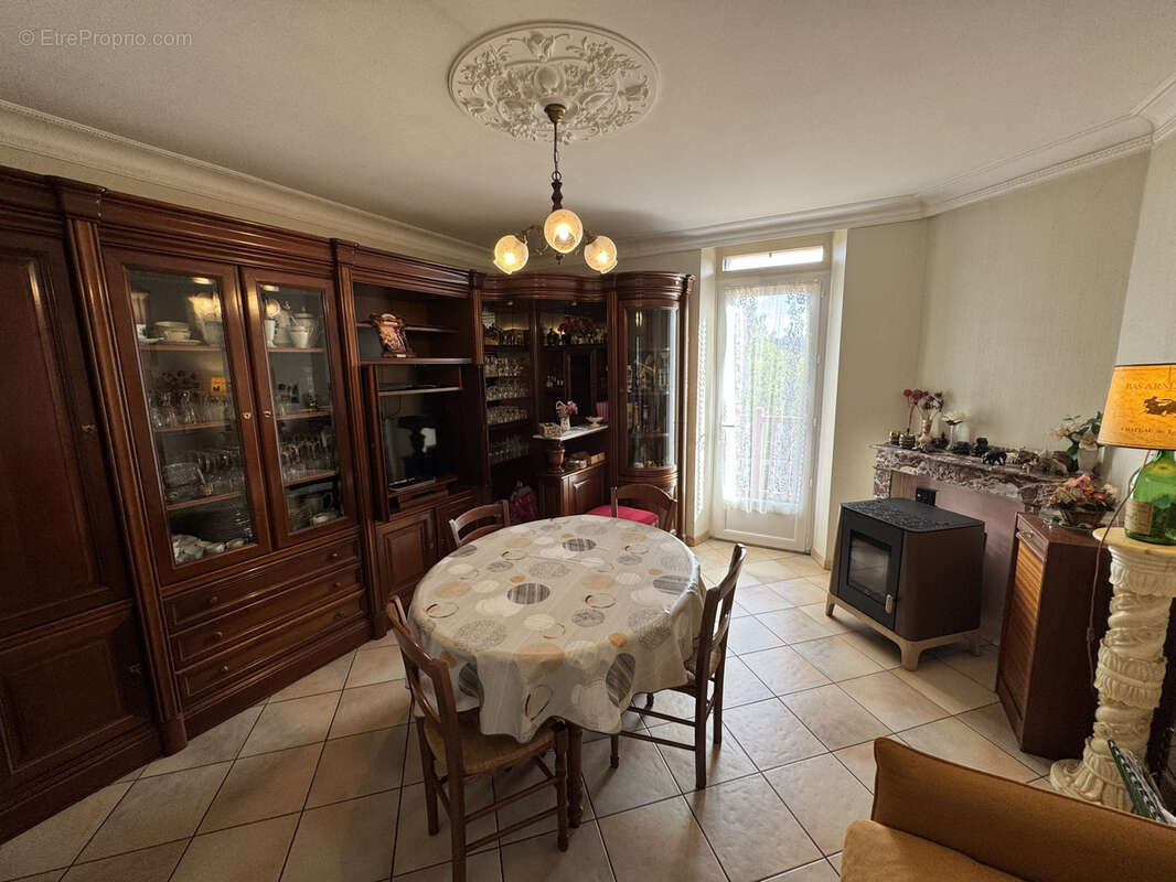 Maison à SAINT-JUERY
