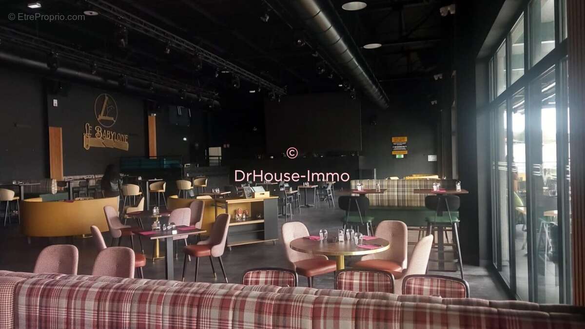 Commerce à BRIVES-CHARENSAC