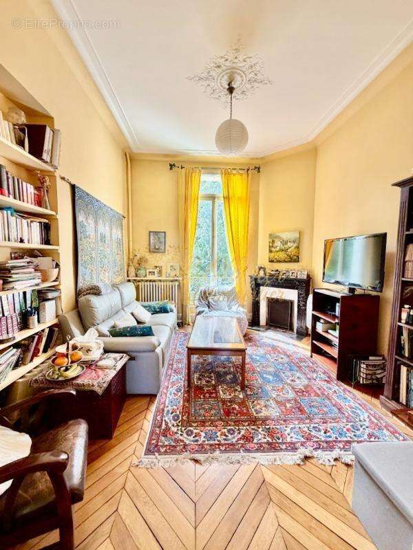 Maison à SAINT-MAUR-DES-FOSSES