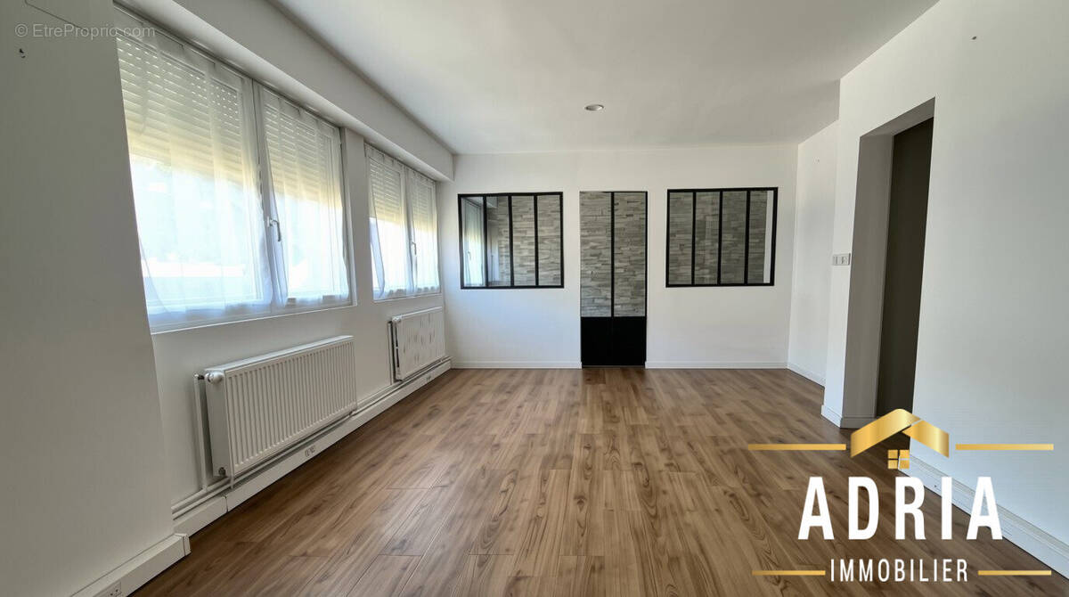 Pièce de vie - Appartement à MAIZIERES-LES-METZ