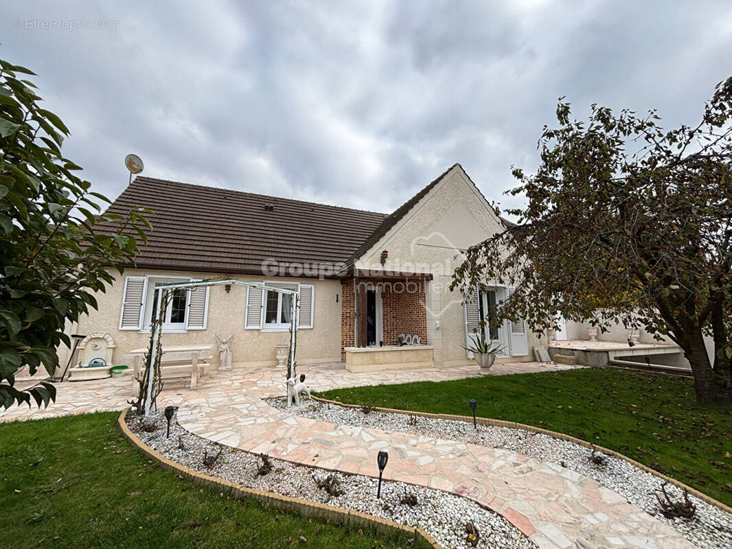 Maison à TRACY-LE-VAL