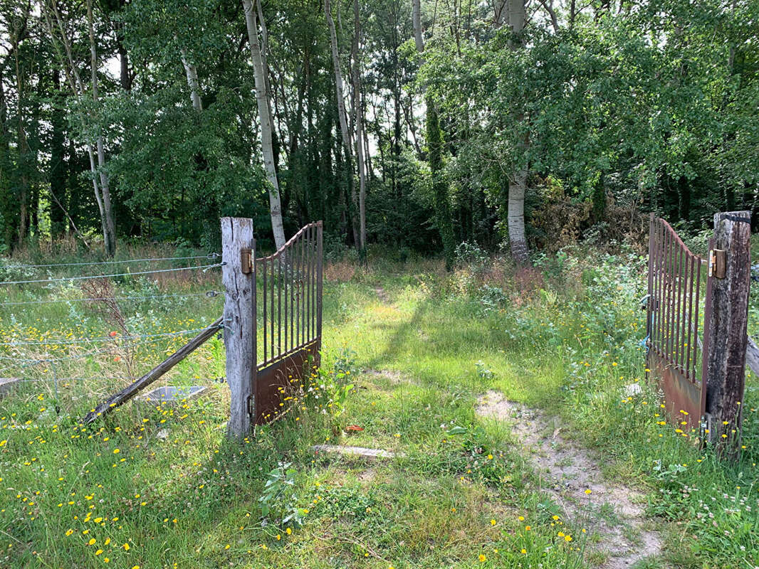 Terrain à ATHIES-SOUS-LAON