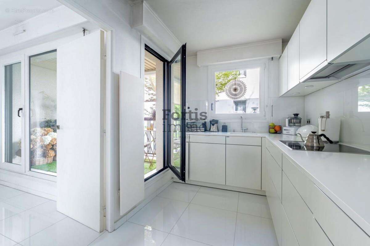 Appartement à PARIS-20E