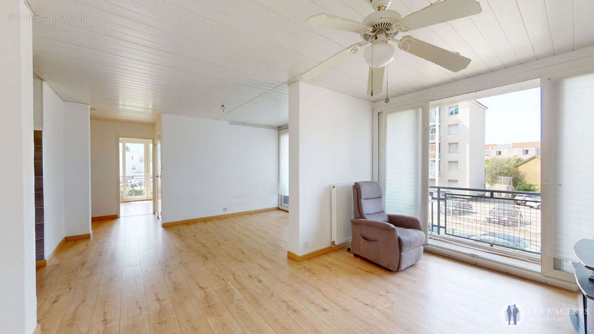 Appartement à SAINT-MARTIN-D'HERES
