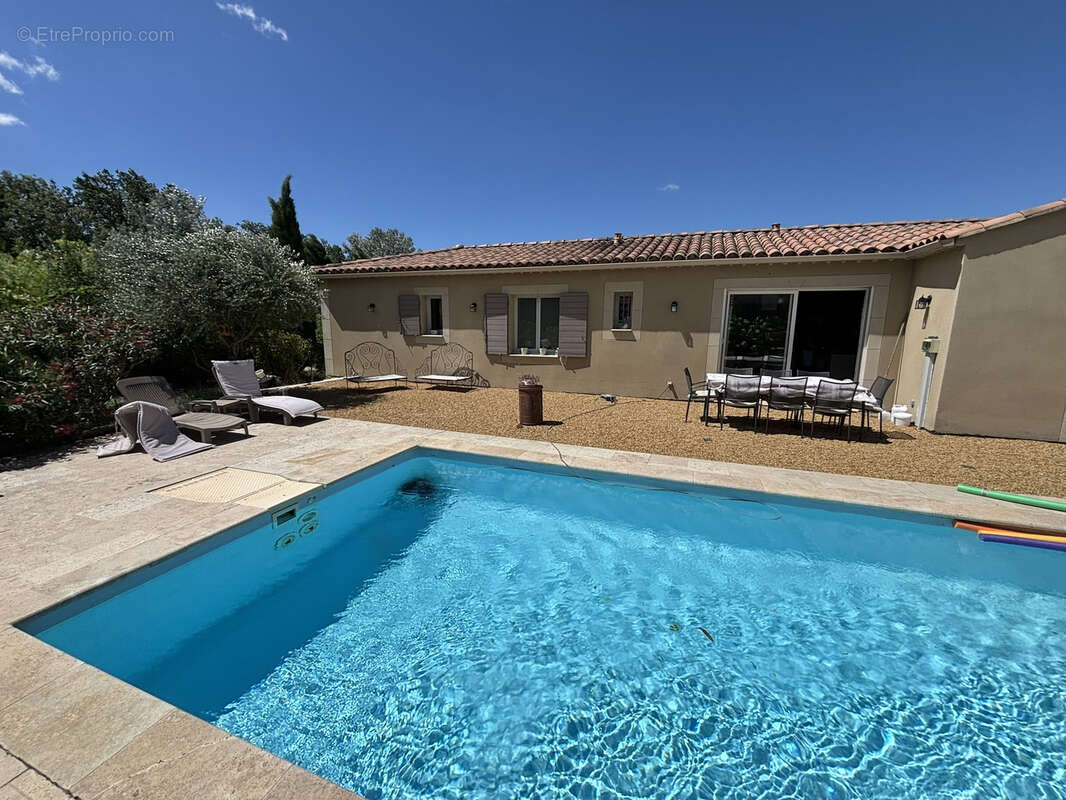 Commerce à MALAUCENE