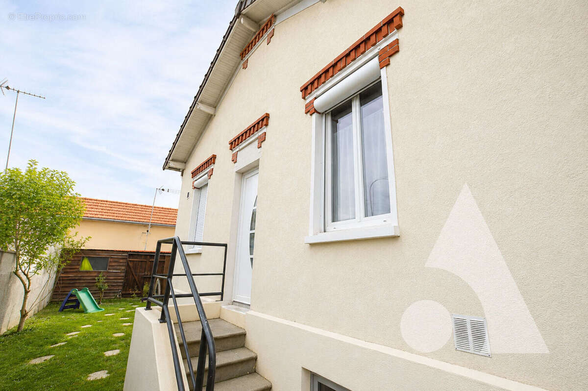 Maison à MONTIGNY-LES-CORMEILLES