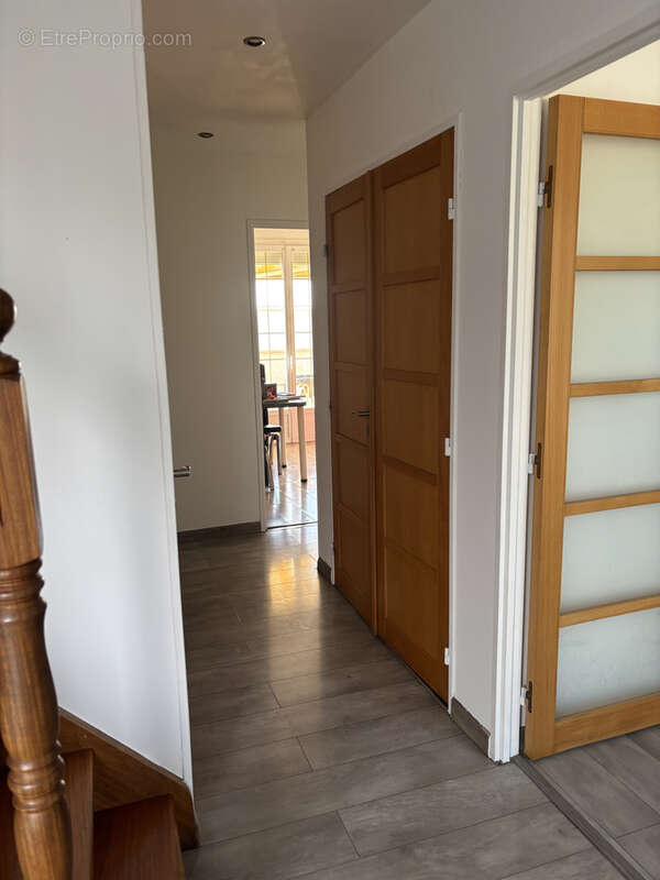 Maison à JOUY-LE-CHATEL