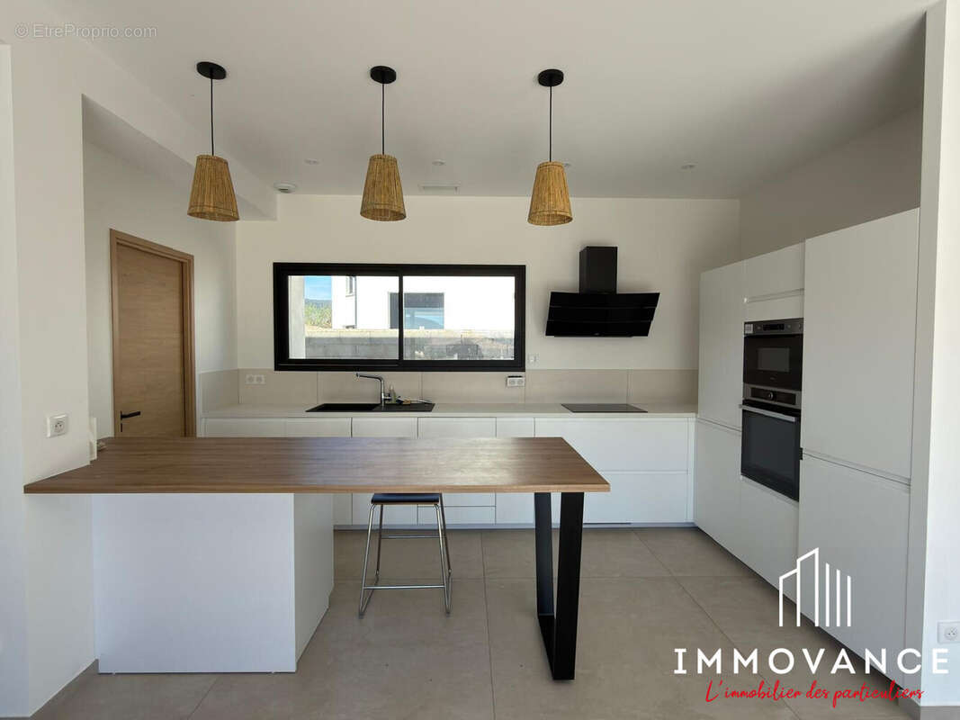 Maison à SAINT-MATHIEU-DE-TREVIERS