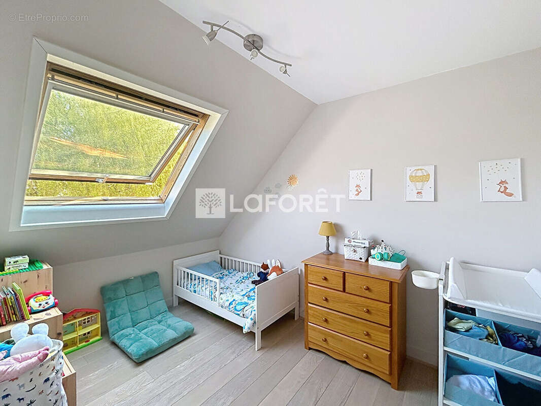 Maison familiale climatisée, avec sous-sol - Orgeval - 7 pièces - photo 15