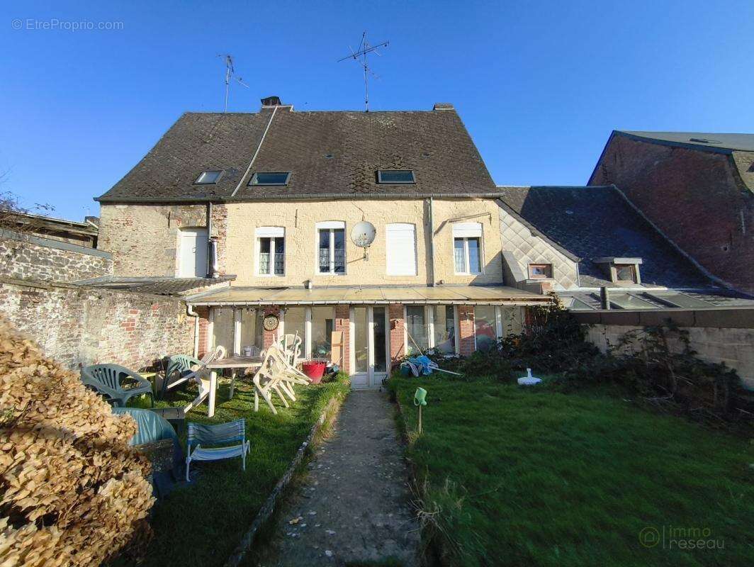 Maison à SOLRE-LE-CHATEAU