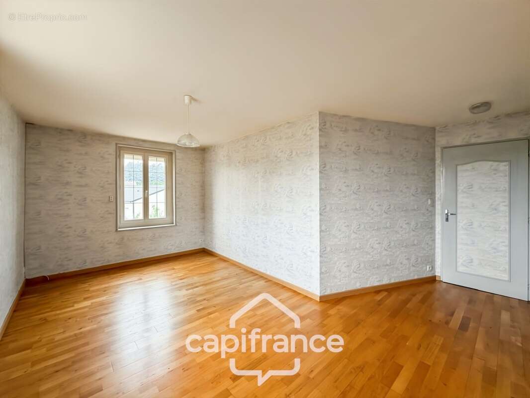 SAINT-VALLIER – Maison familiale de caractère de 202 m² sur un magnifique terrain de 1 878 m² - photo 16