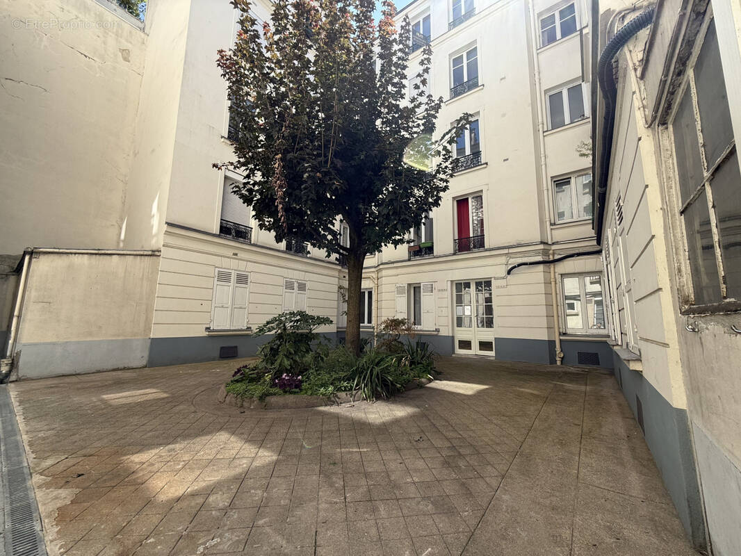 Appartement à PARIS-14E